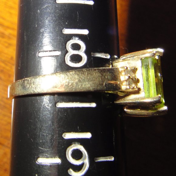 Peridot Ring - Picture 7 of 10